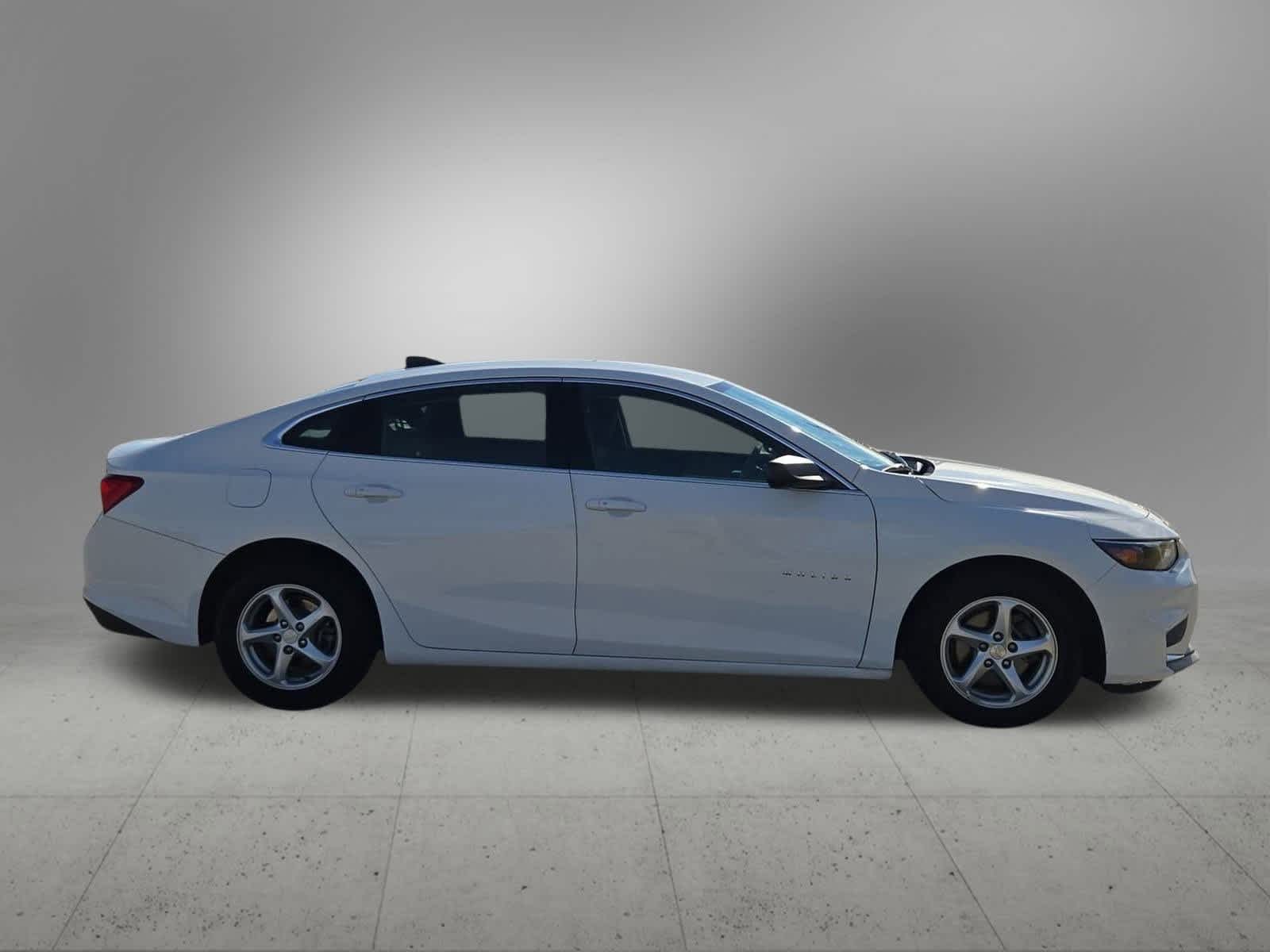 Thumbnail: 2018 Chevrolet Malibu - 7