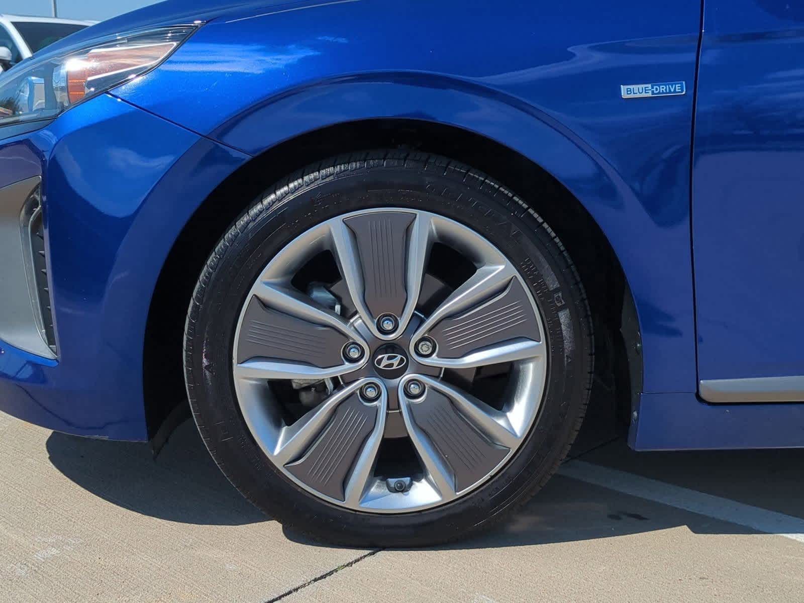 Thumbnail: 2019 Hyundai Ioniq - 12