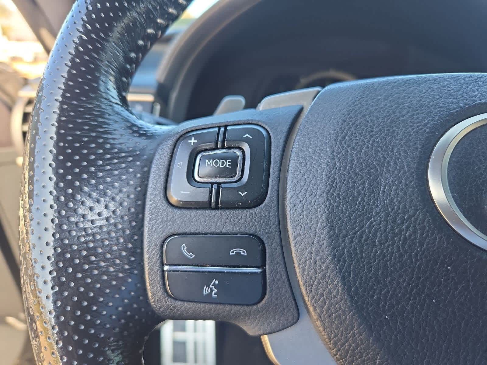 Thumbnail: 2016 Lexus RC - 22