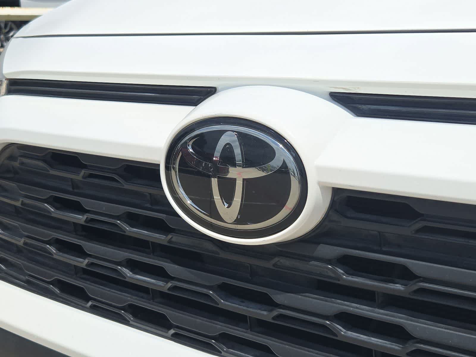 Thumbnail: 2019 Toyota RAV4 - 10