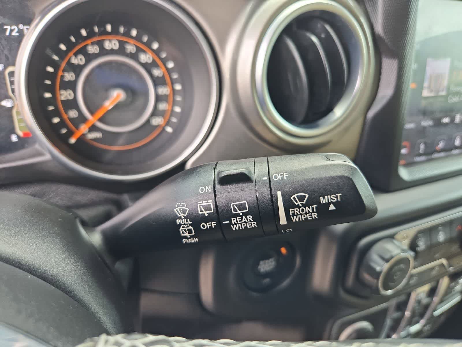 Thumbnail: 2018 Jeep Wrangler - 23