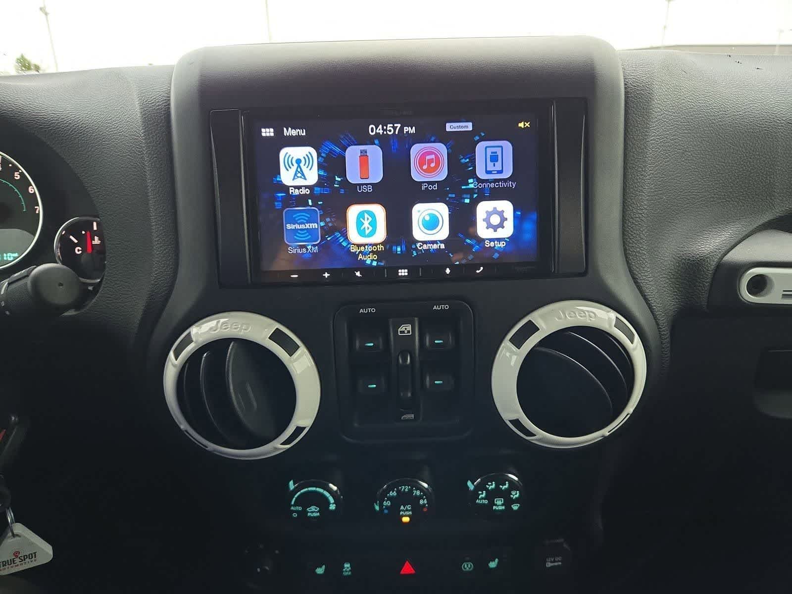 Thumbnail: 2015 Jeep Wrangler - 25