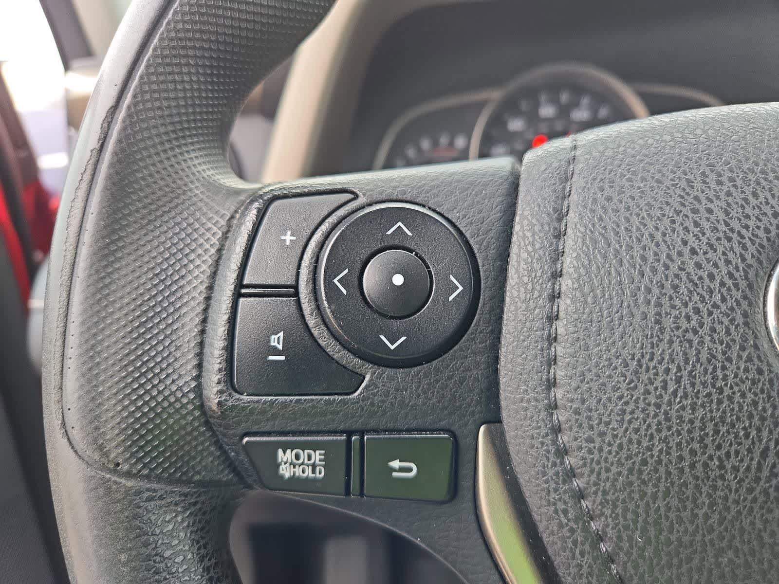 Thumbnail: 2014 Toyota RAV4 - 24