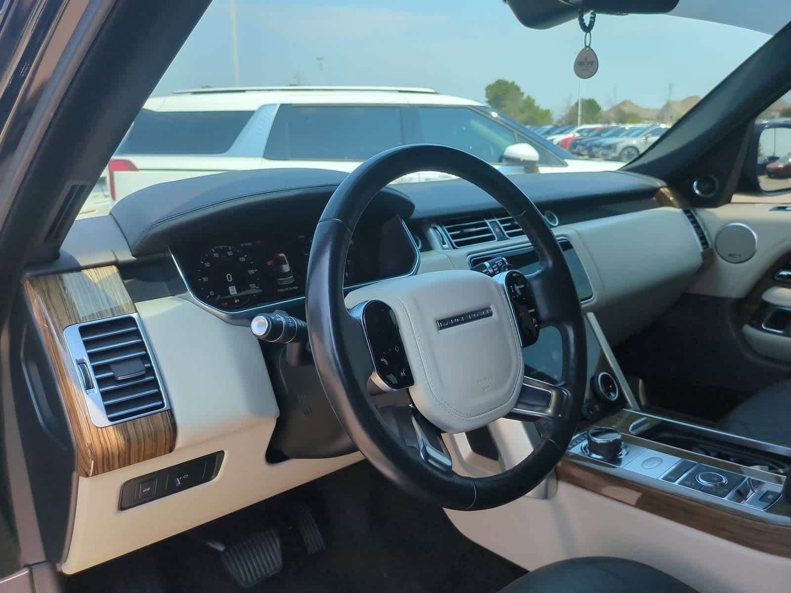 Thumbnail: 2019 Land Rover Range Rover - 2