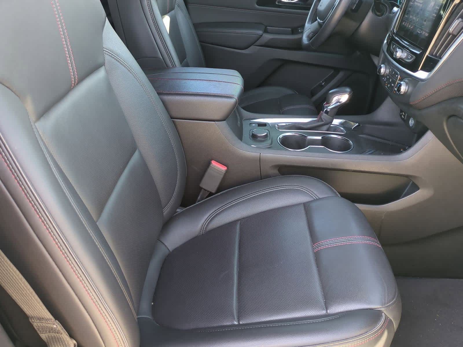 Thumbnail: 2022 Chevrolet Traverse - 21