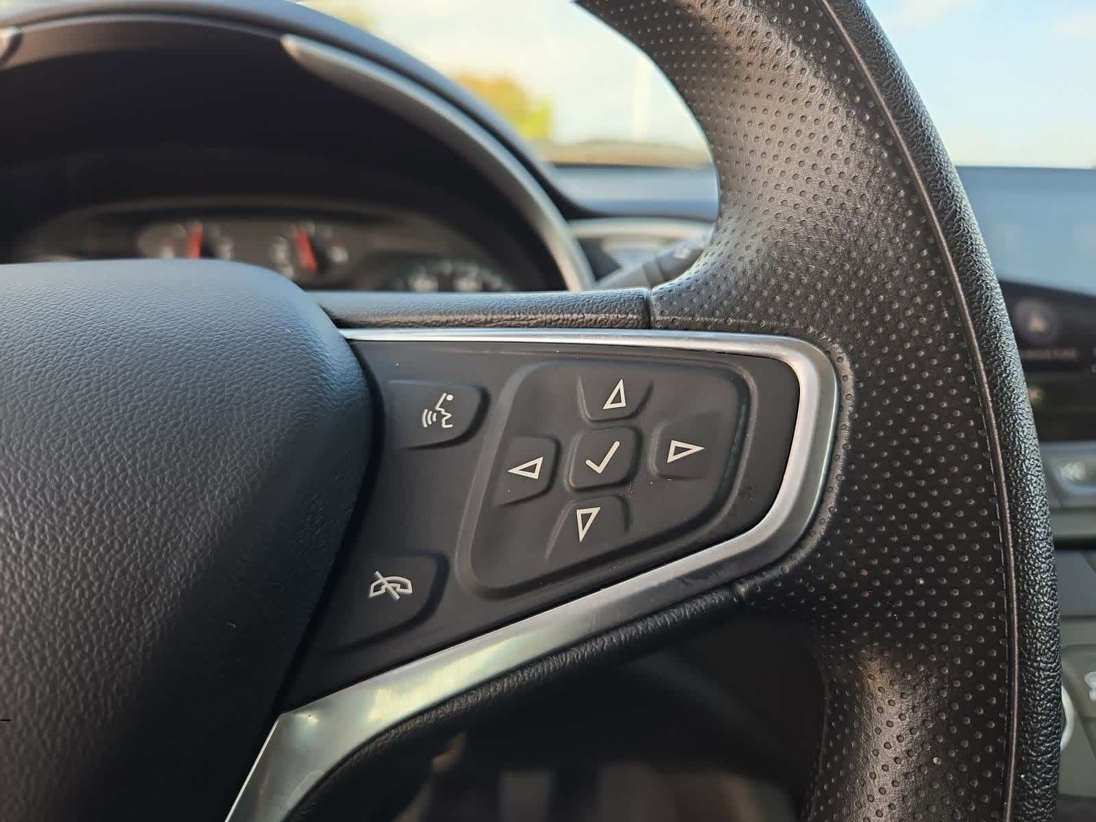 Thumbnail: 2022 Chevrolet Malibu - 23