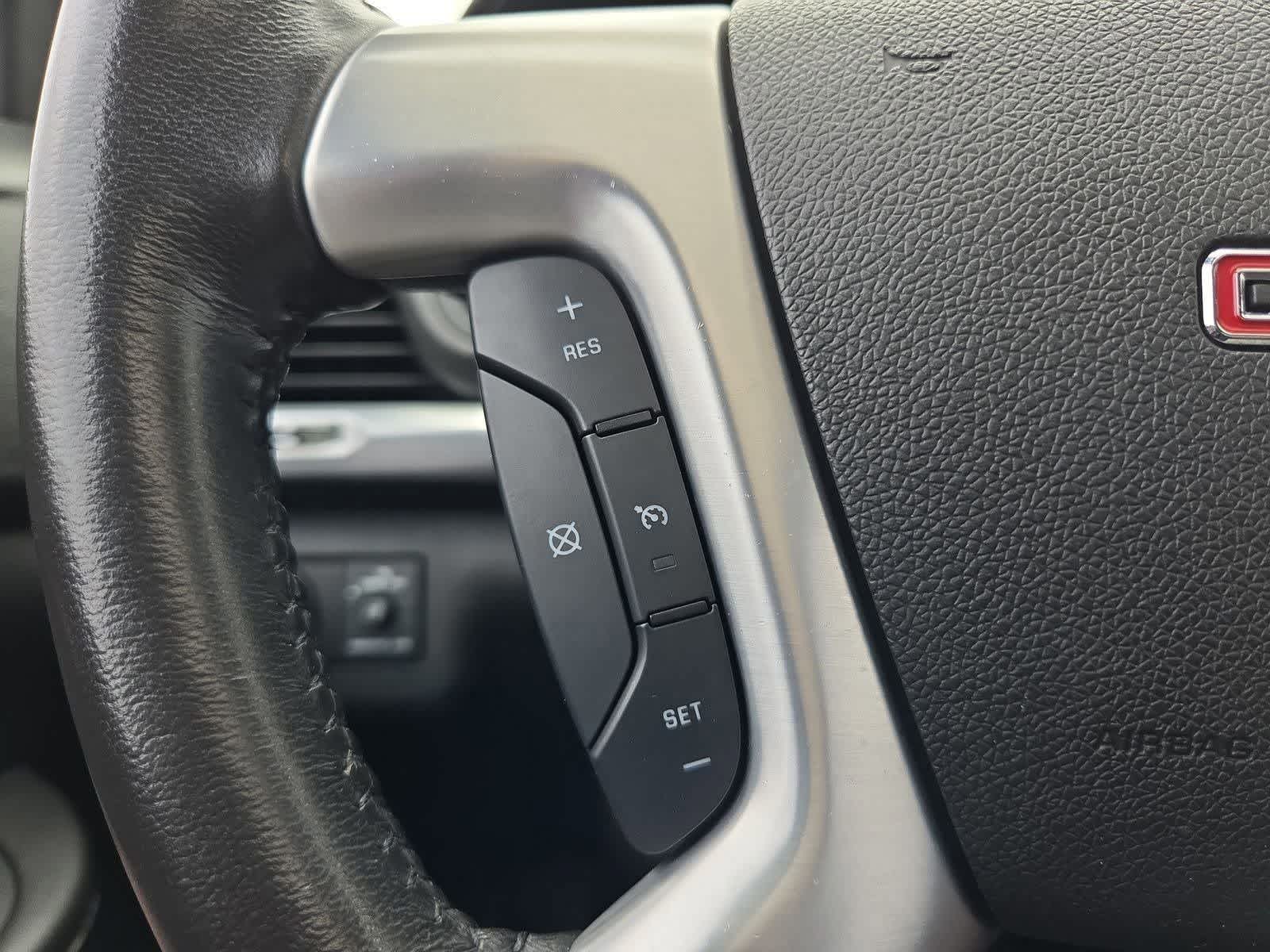 Thumbnail: 2015 GMC Acadia - 23