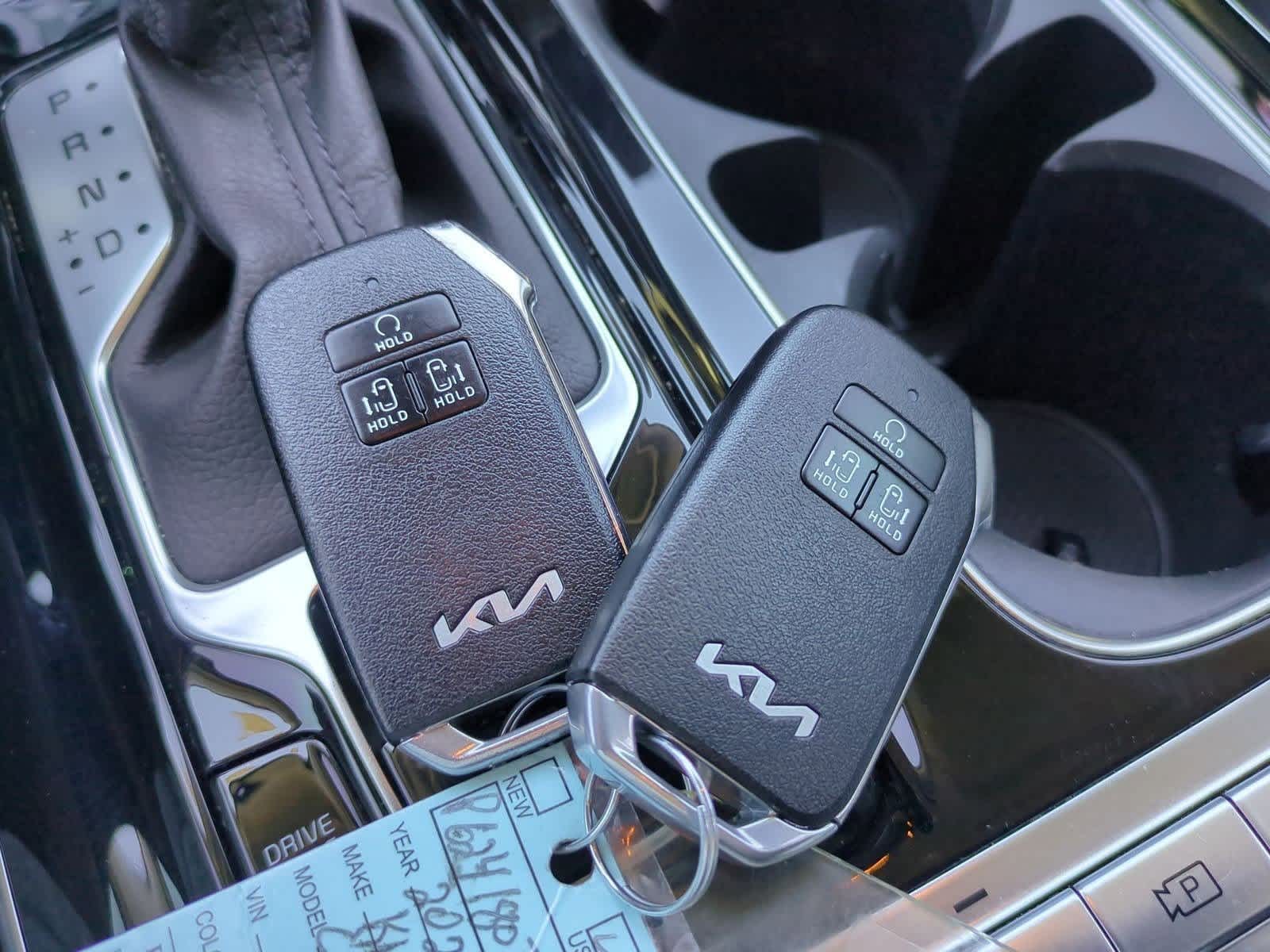 Thumbnail: 2023 Kia Carnival - 33