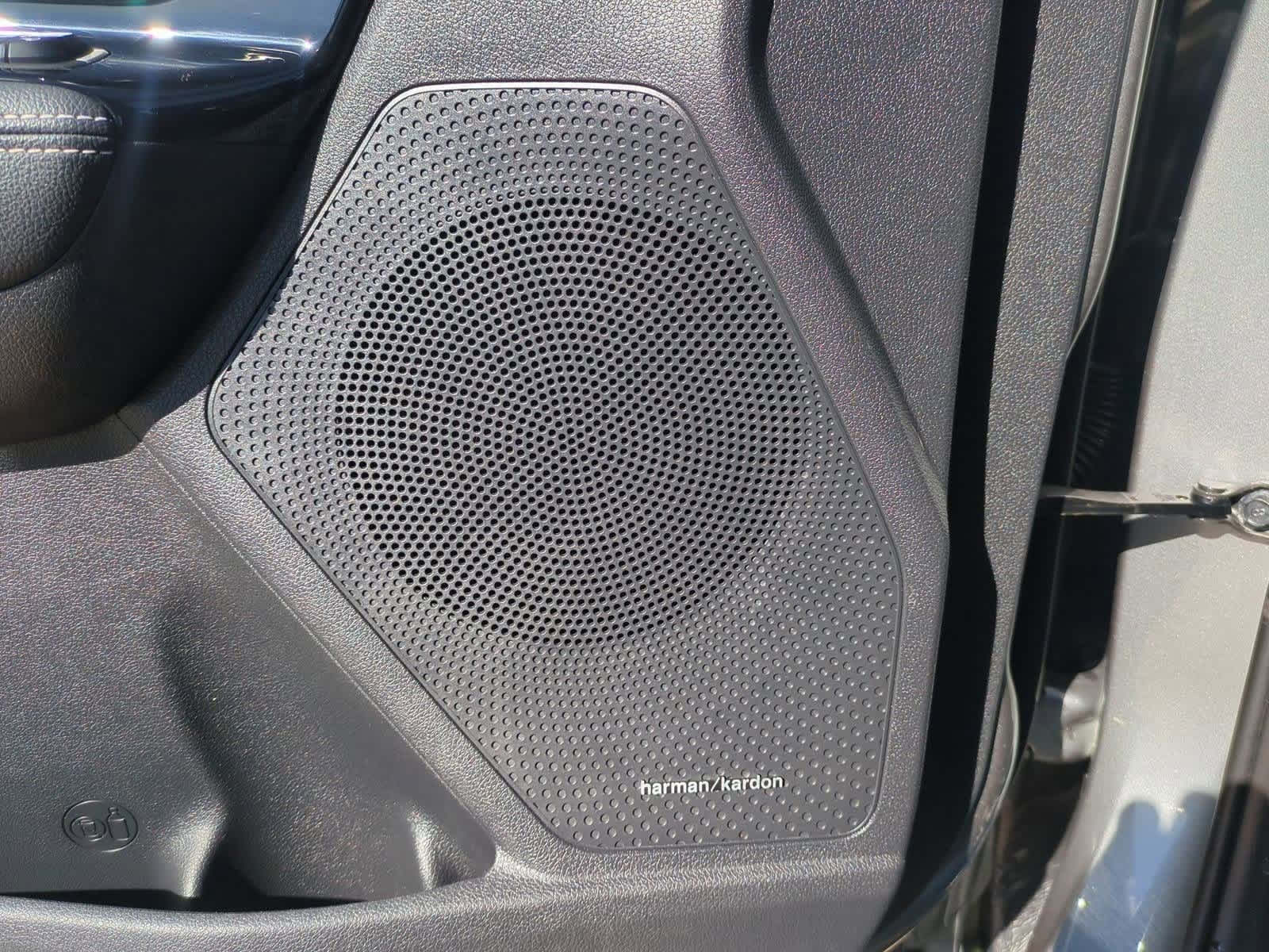 Thumbnail: 2022 Kia Niro - 30