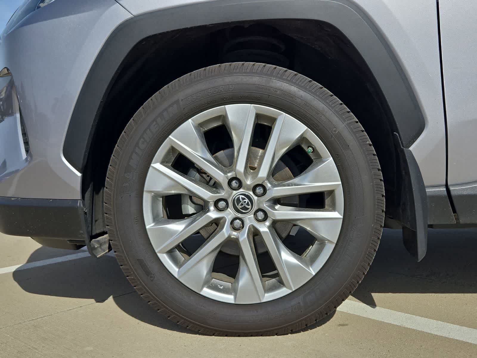 Thumbnail: 2019 Toyota RAV4 - 13