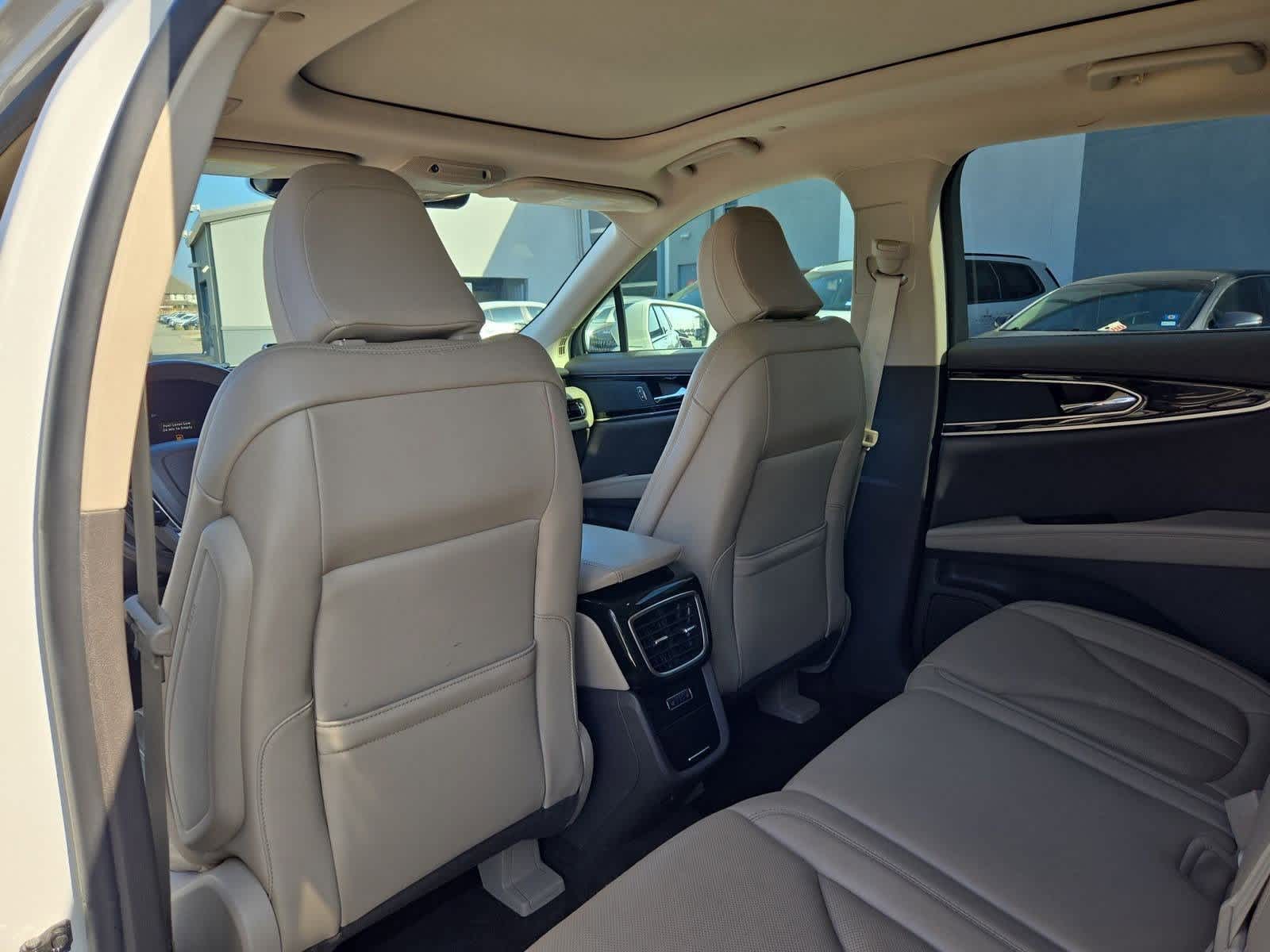 Thumbnail: 2022 Lincoln Nautilus - 15