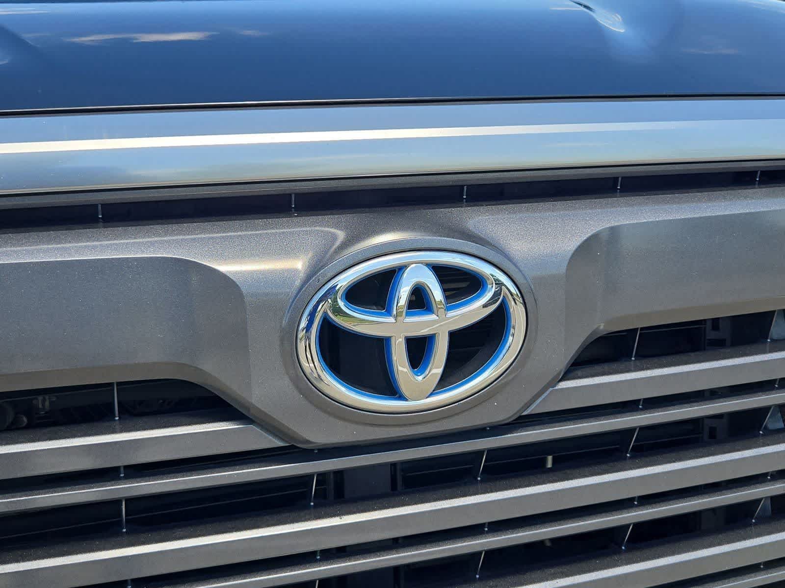 Thumbnail: 2022 Toyota Tundra - 10
