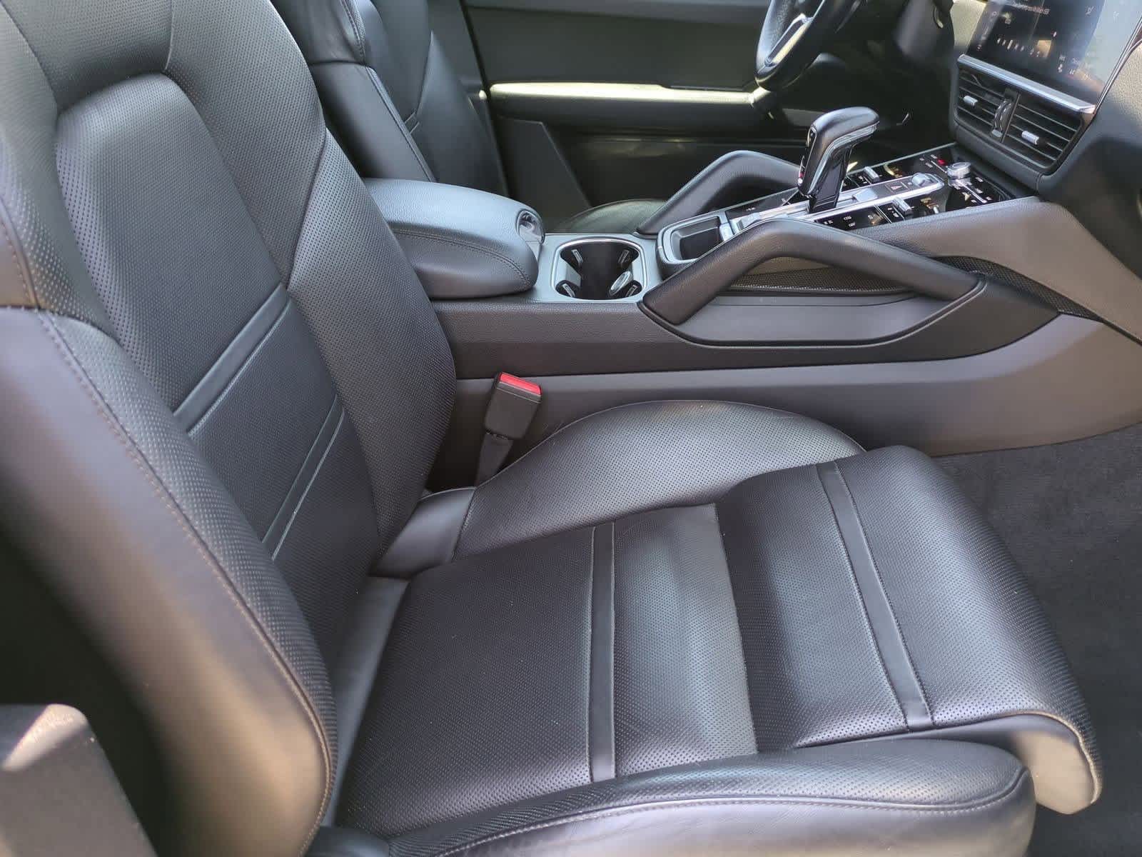 Thumbnail: 2020 Porsche Cayenne - 22