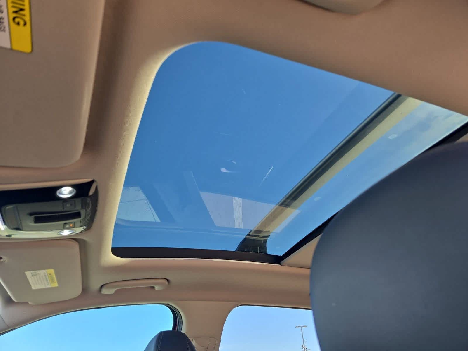 Thumbnail: 2022 Kia Sorento - 18