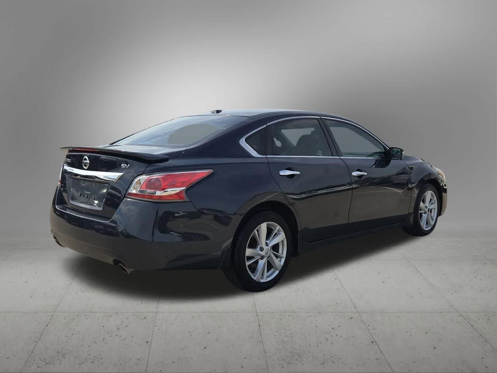 Thumbnail: 2015 Nissan Altima - 6