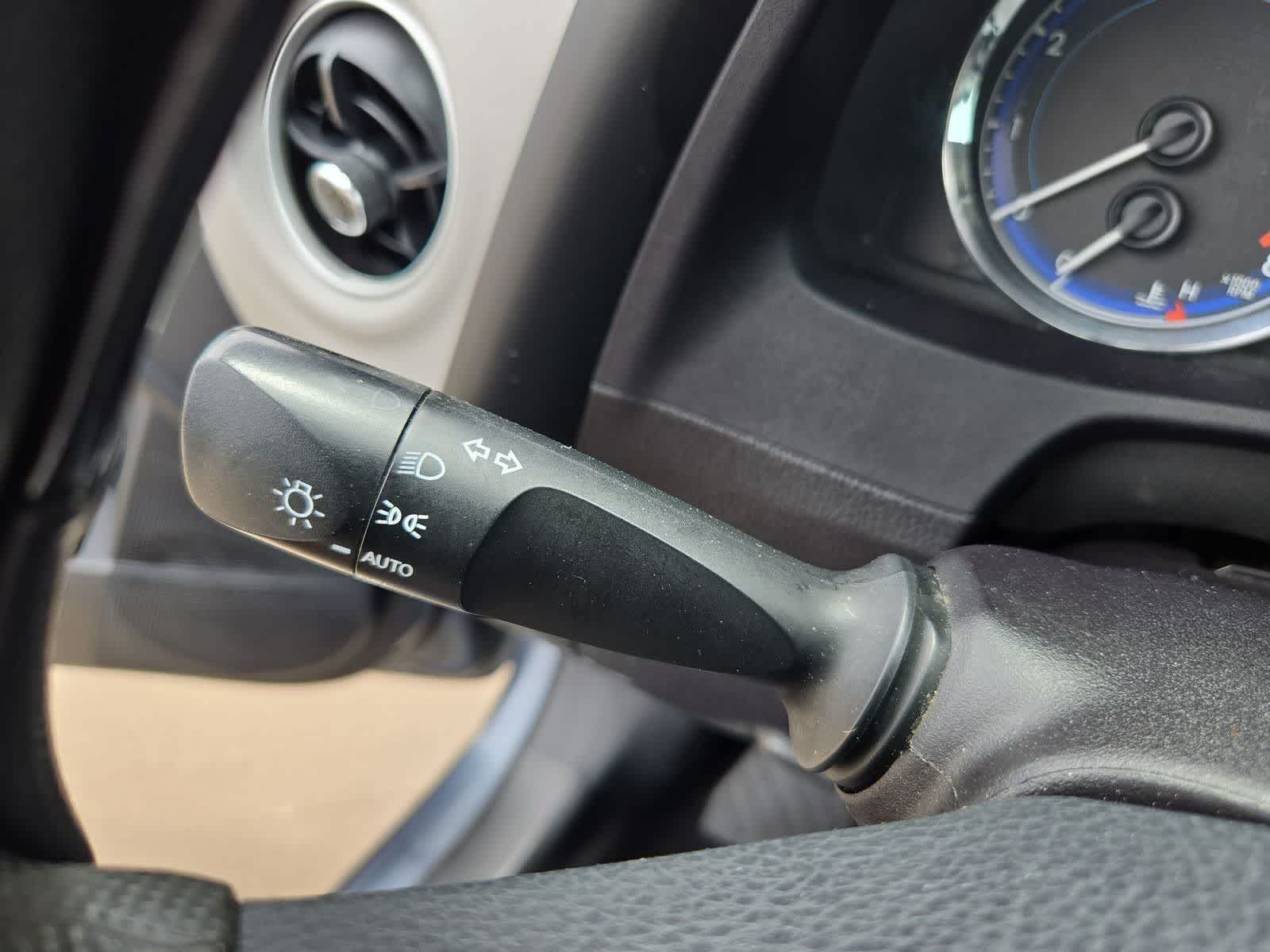 2017 Toyota Corolla LE - Photo 25