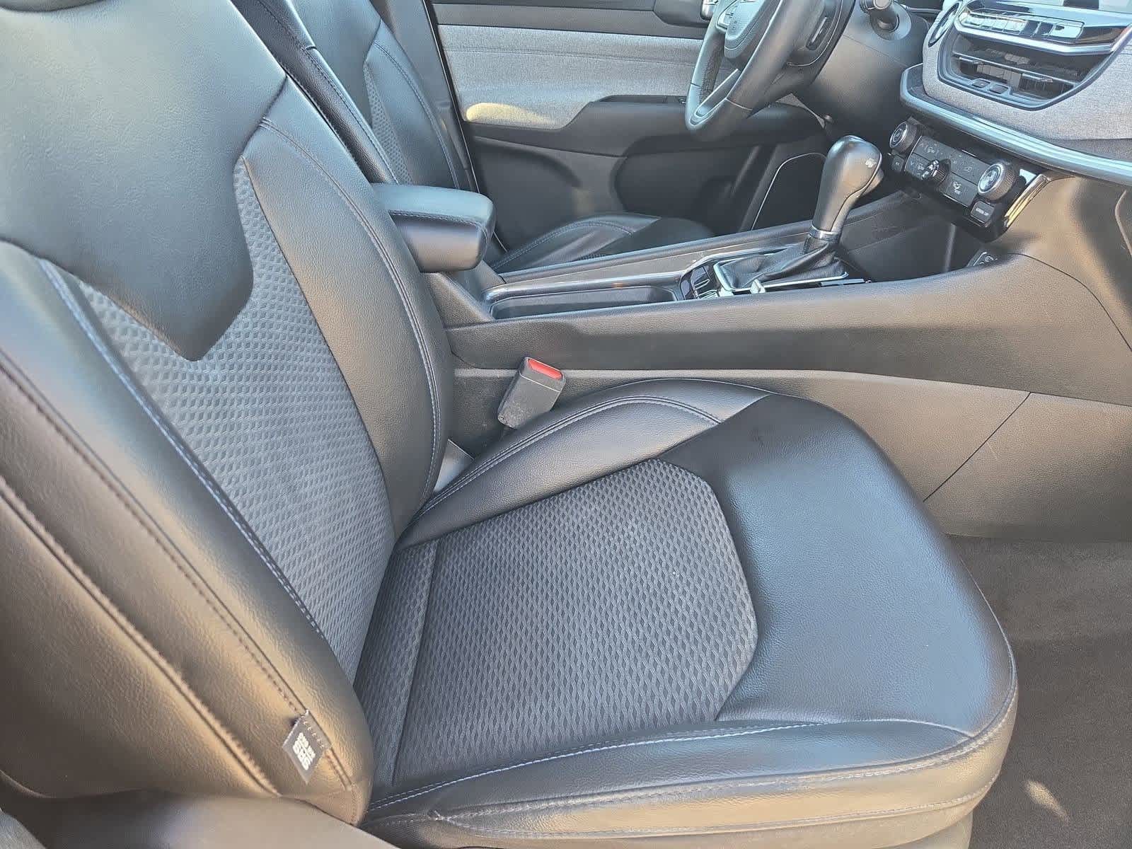 Thumbnail: 2023 Jeep Compass - 21