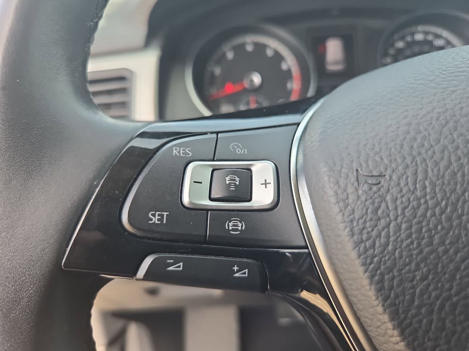 Thumbnail: 2019 Volkswagen Atlas - 23