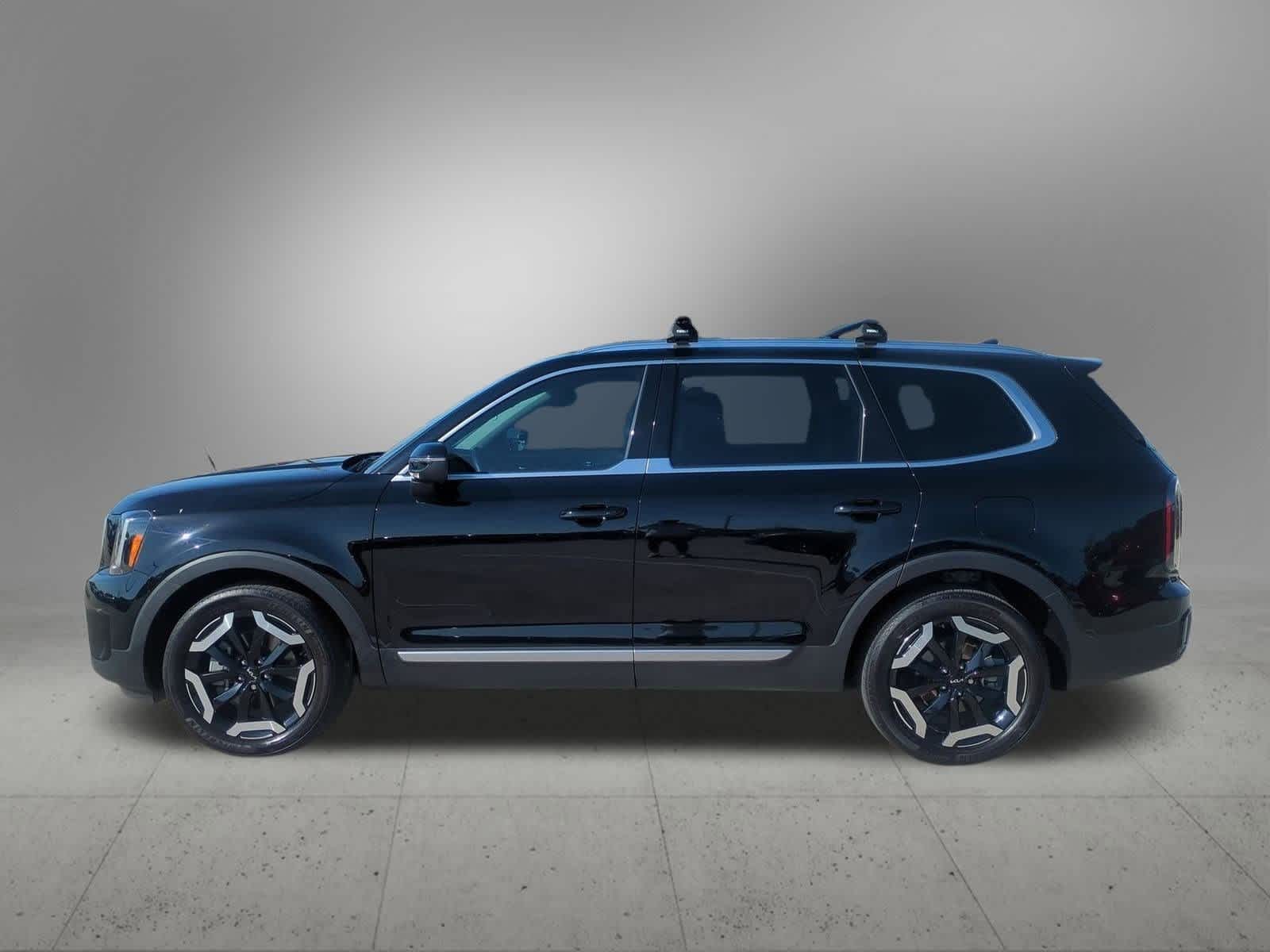 Thumbnail: 2023 Kia Telluride - 3