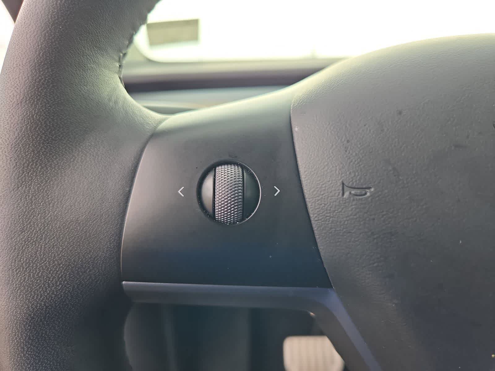 Thumbnail: 2022 Tesla Model Y - 21