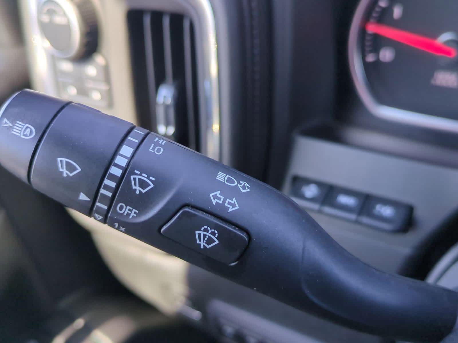 Thumbnail: 2020 Chevrolet Silverado 2500 - 28