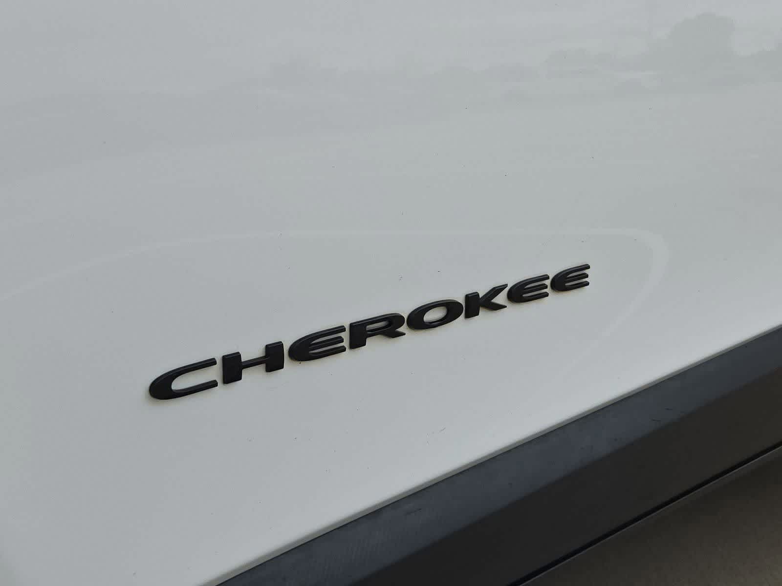 Thumbnail: 2017 Jeep Cherokee - 12