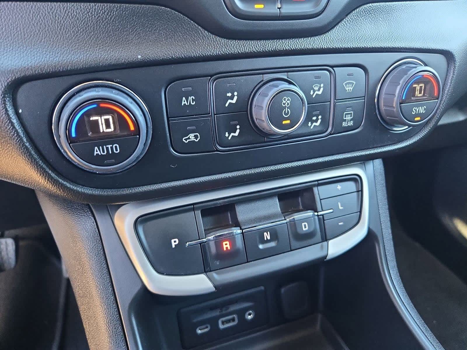 Thumbnail: 2022 GMC Terrain - 30