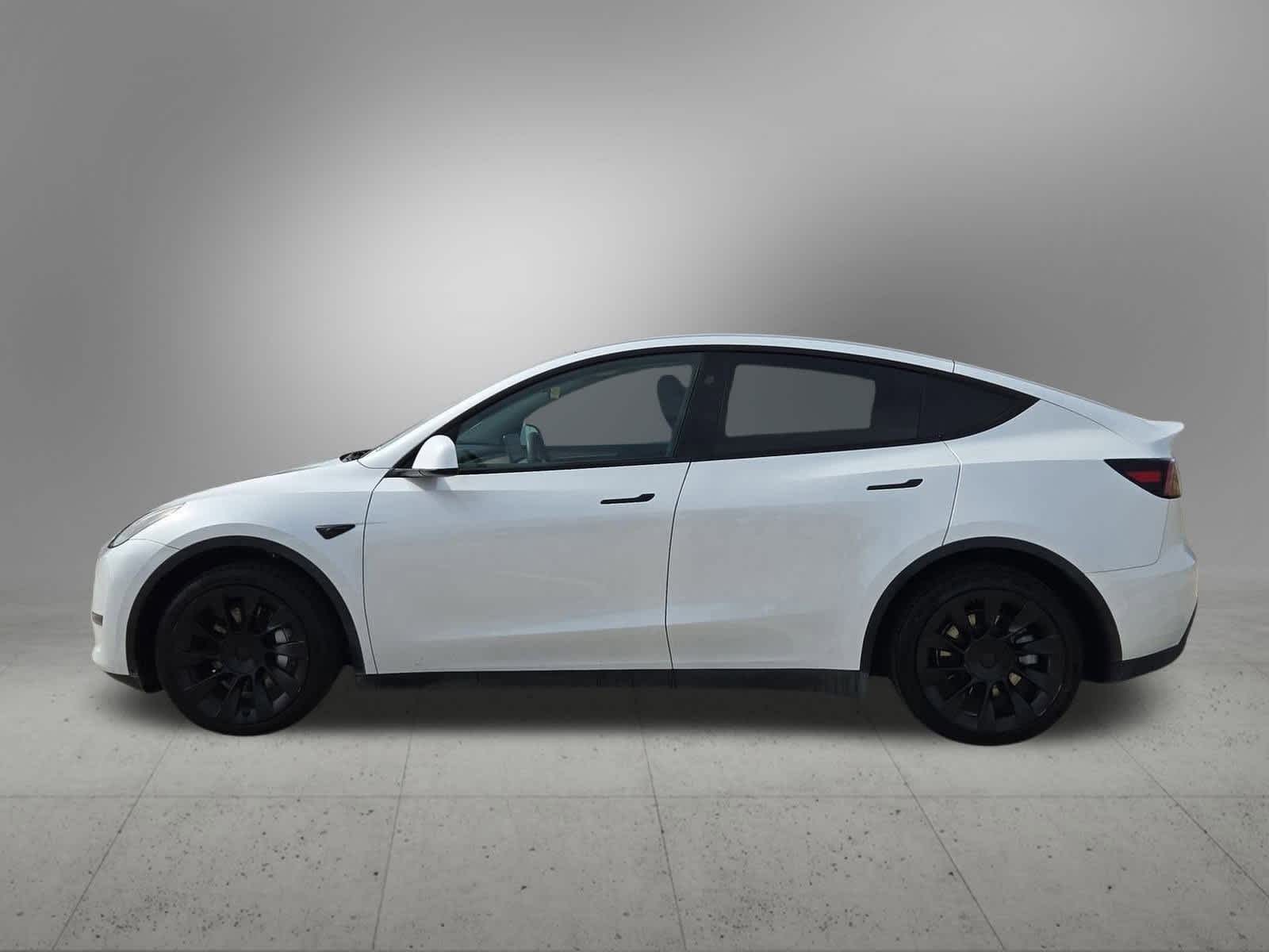 Thumbnail: 2024 Tesla Model Y - 3