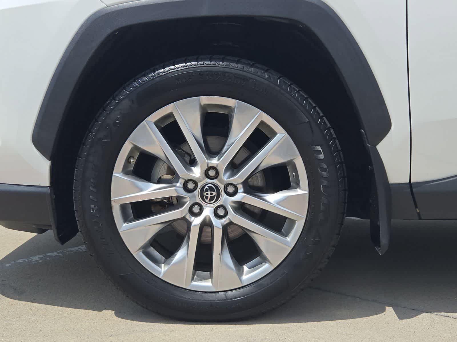 Thumbnail: 2019 Toyota RAV4 - 12