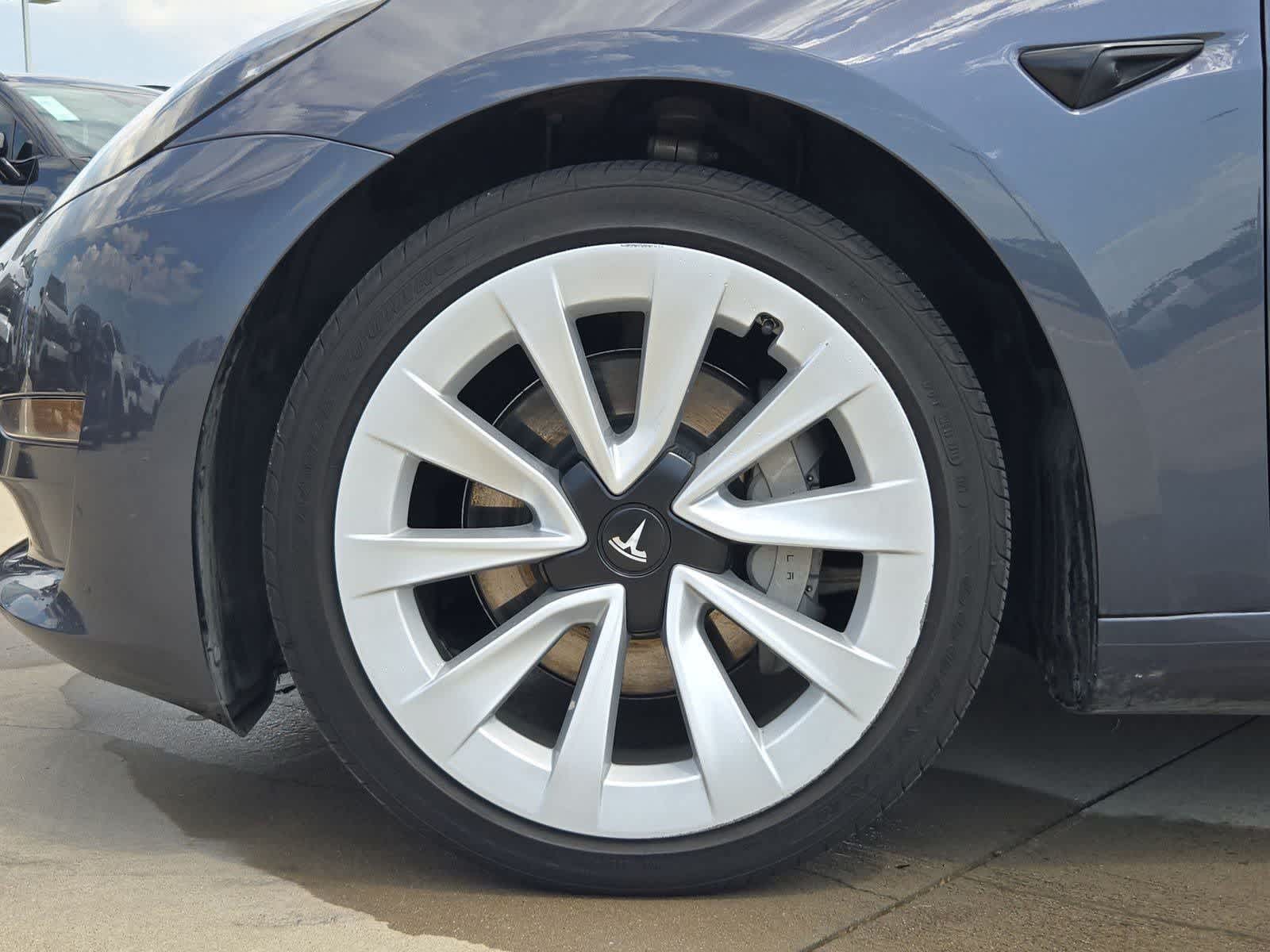 Thumbnail: 2023 Tesla Model 3 - 16