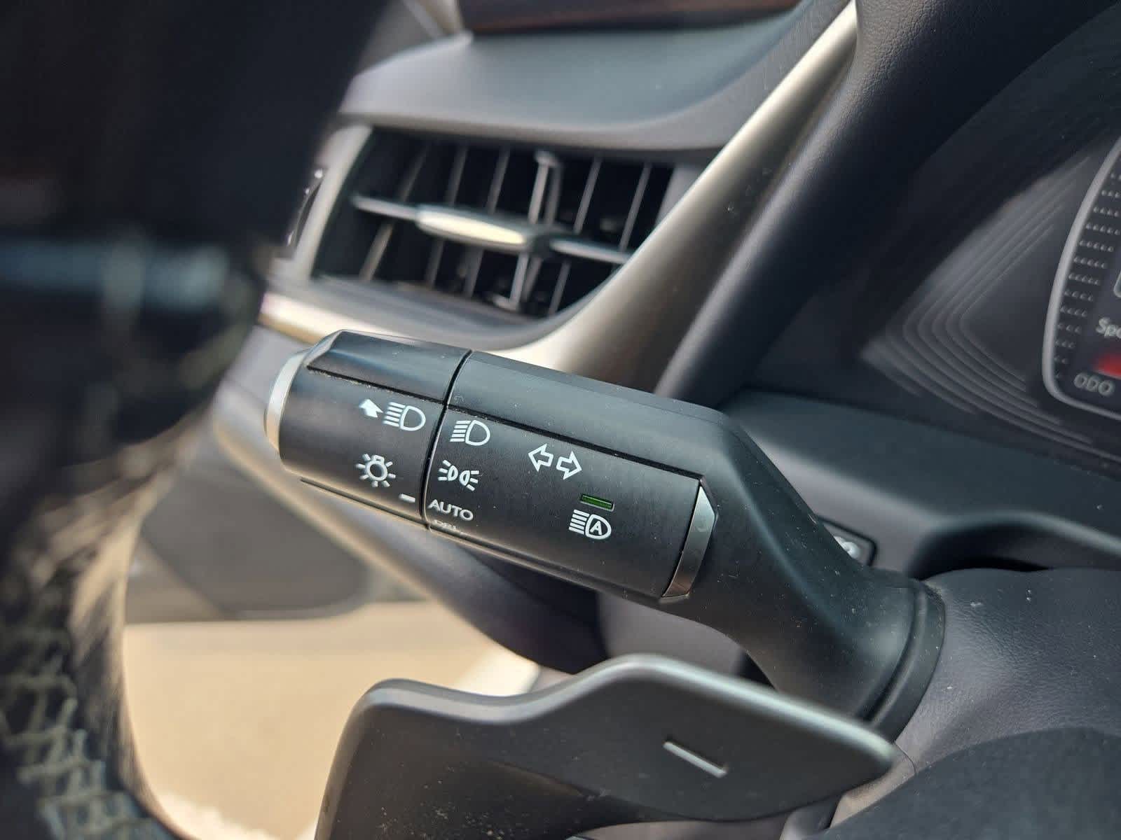 Thumbnail: 2021 Lexus ES - 26