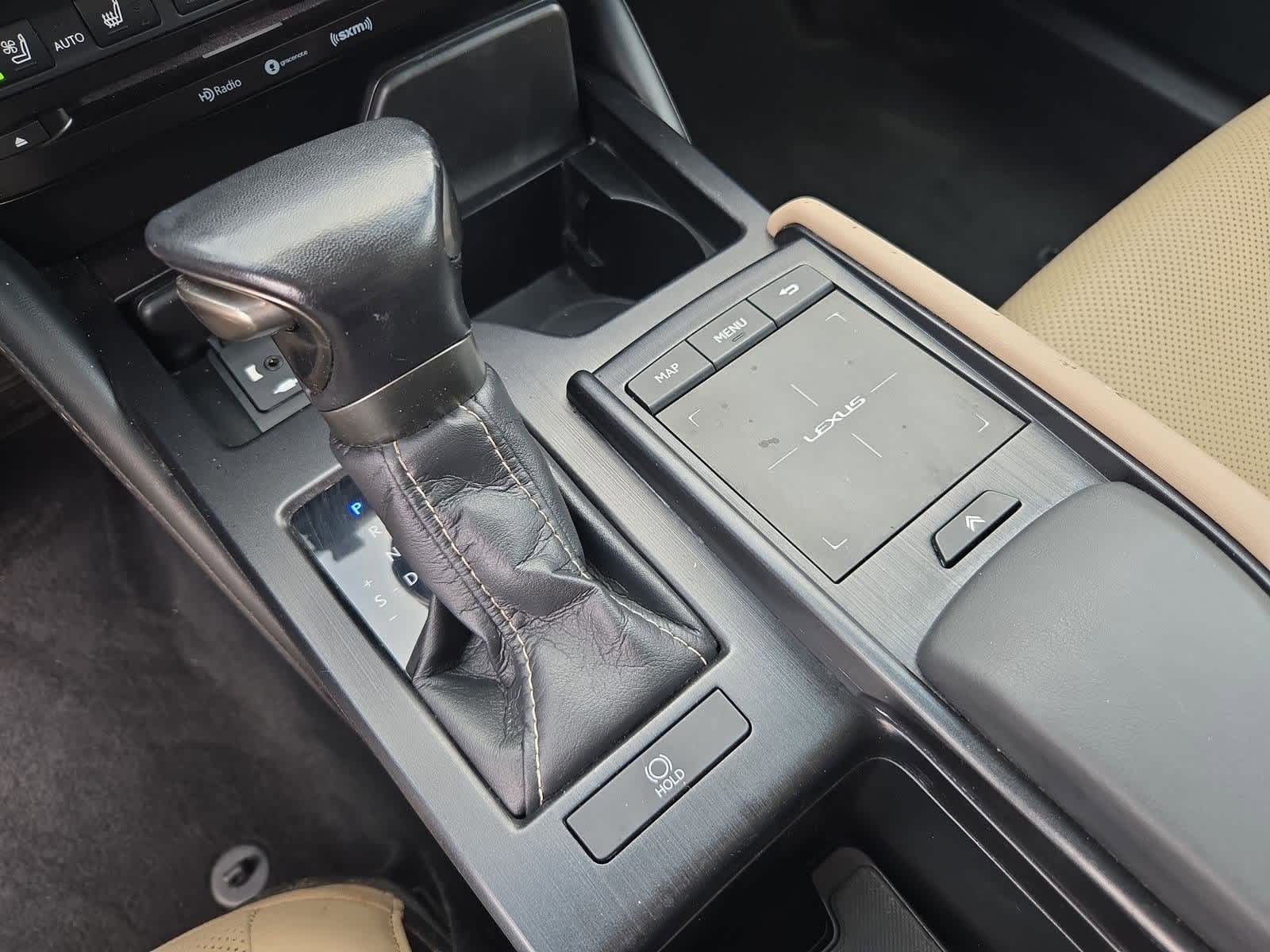 Thumbnail: 2021 Lexus ES - 31