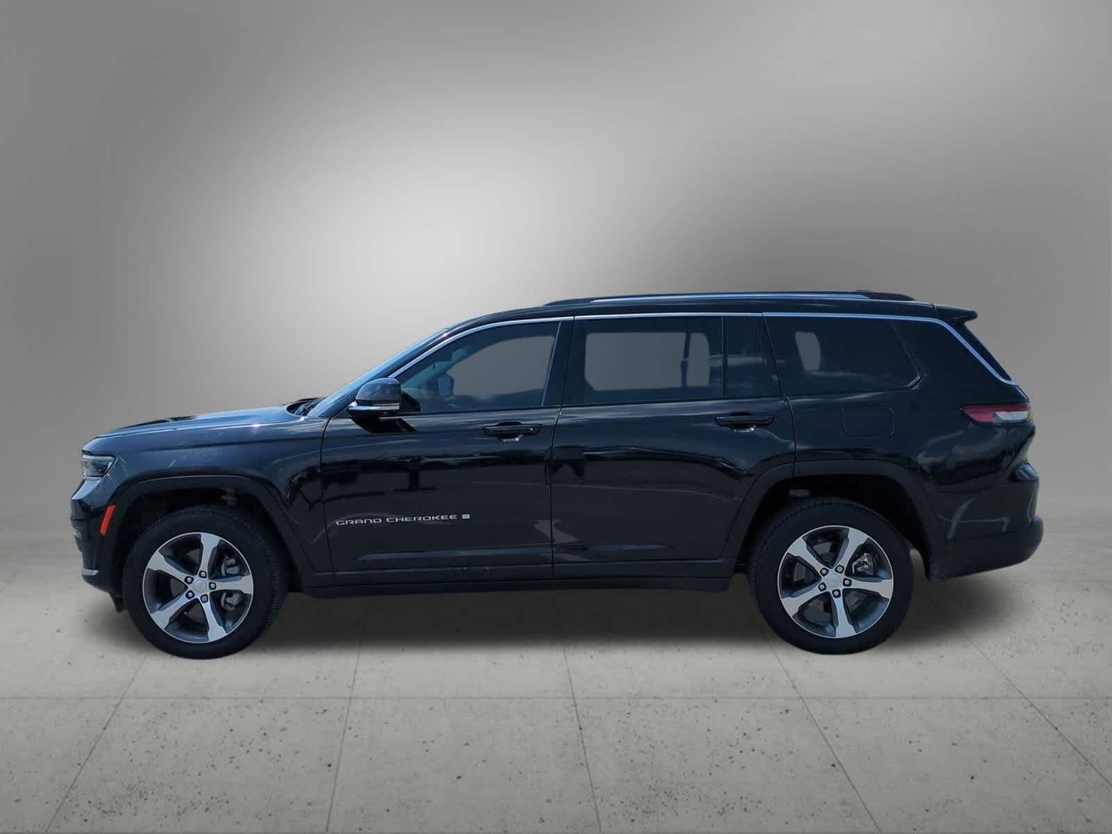 Thumbnail: 2023 Jeep Grand Cherokee - 3
