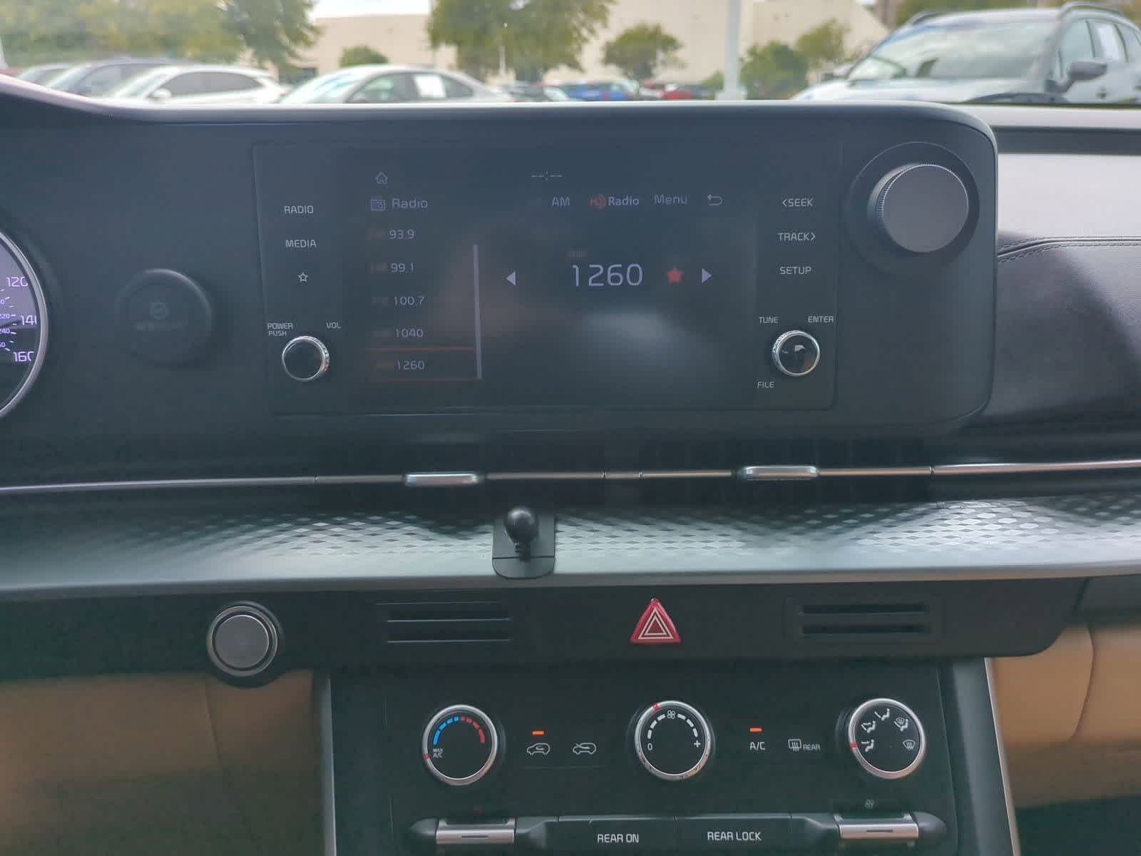 Thumbnail: 2023 Kia Carnival - 25