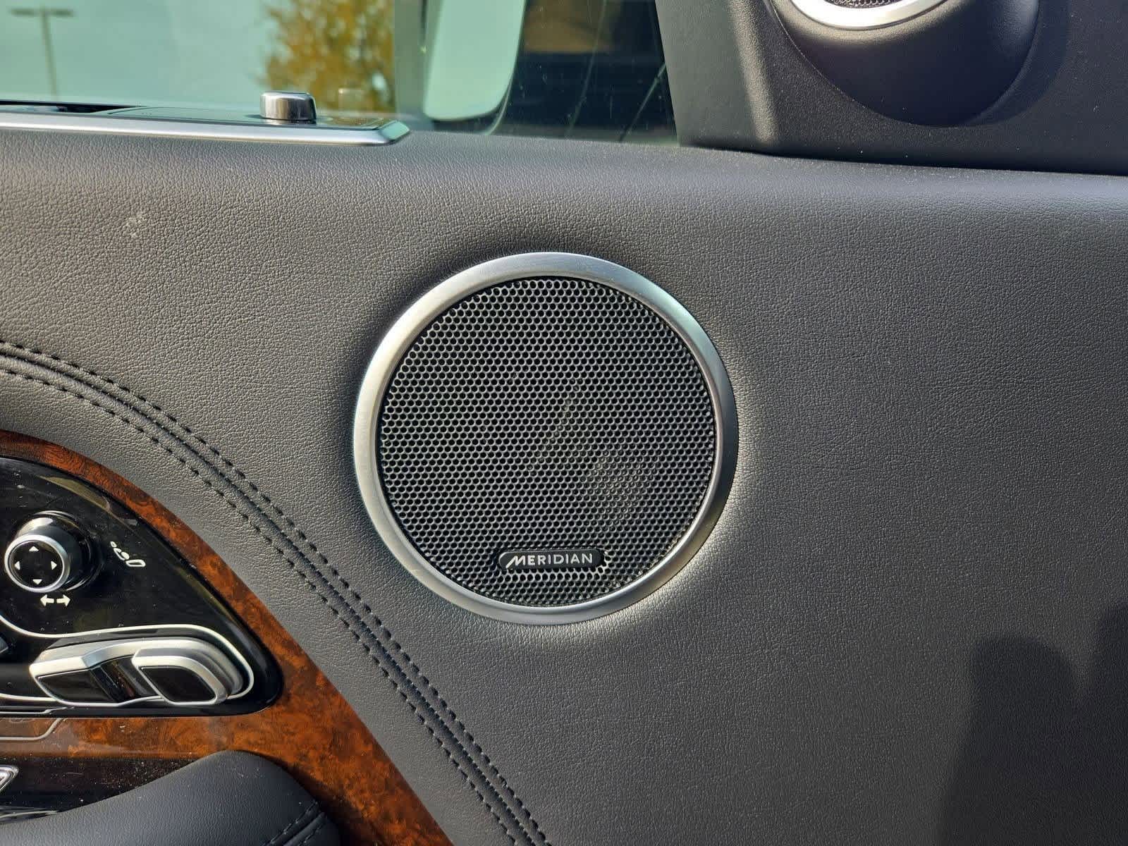 Thumbnail: 2020 Land Rover Range Rover - 31