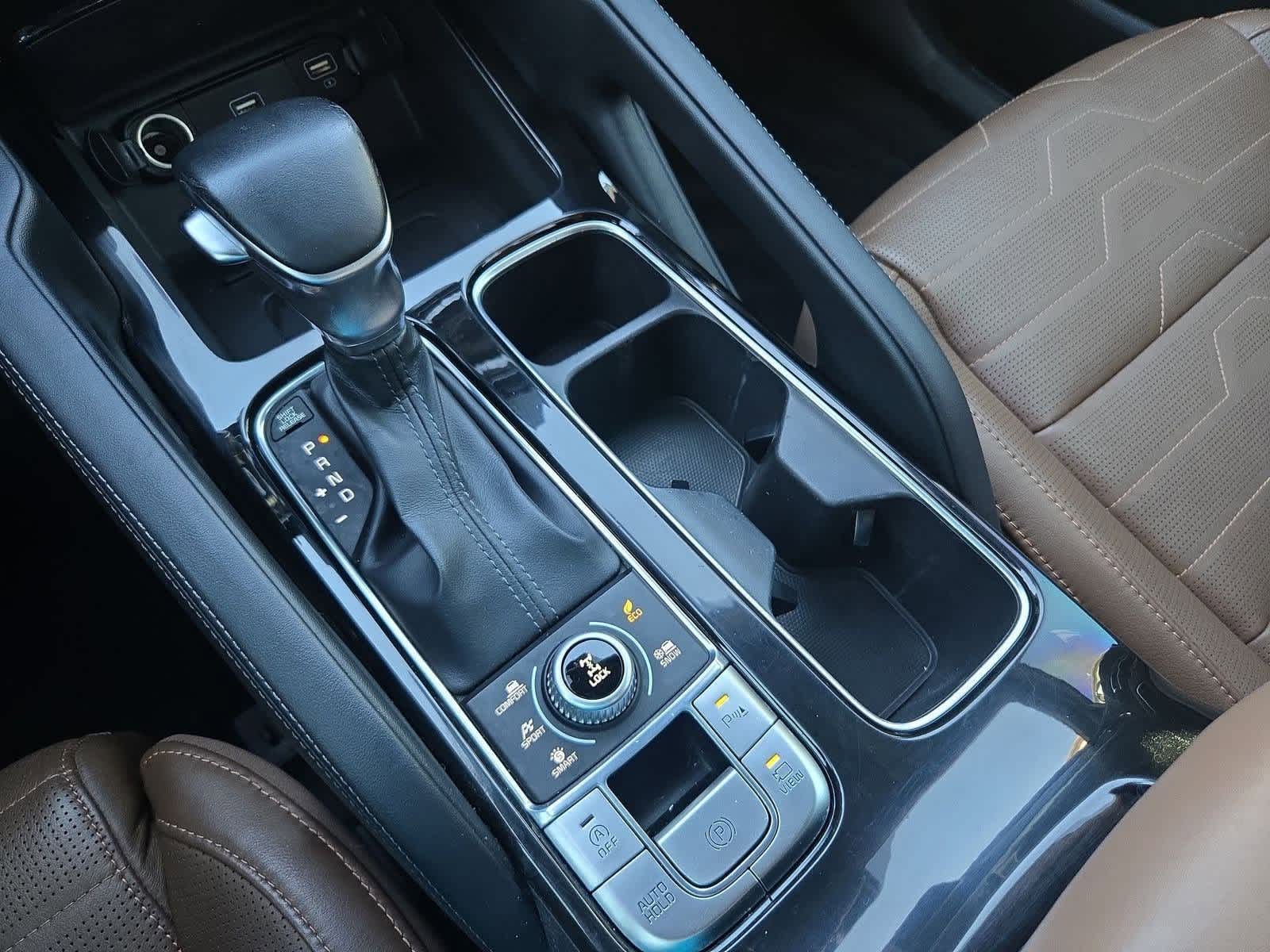 Thumbnail: 2020 Kia Telluride - 32