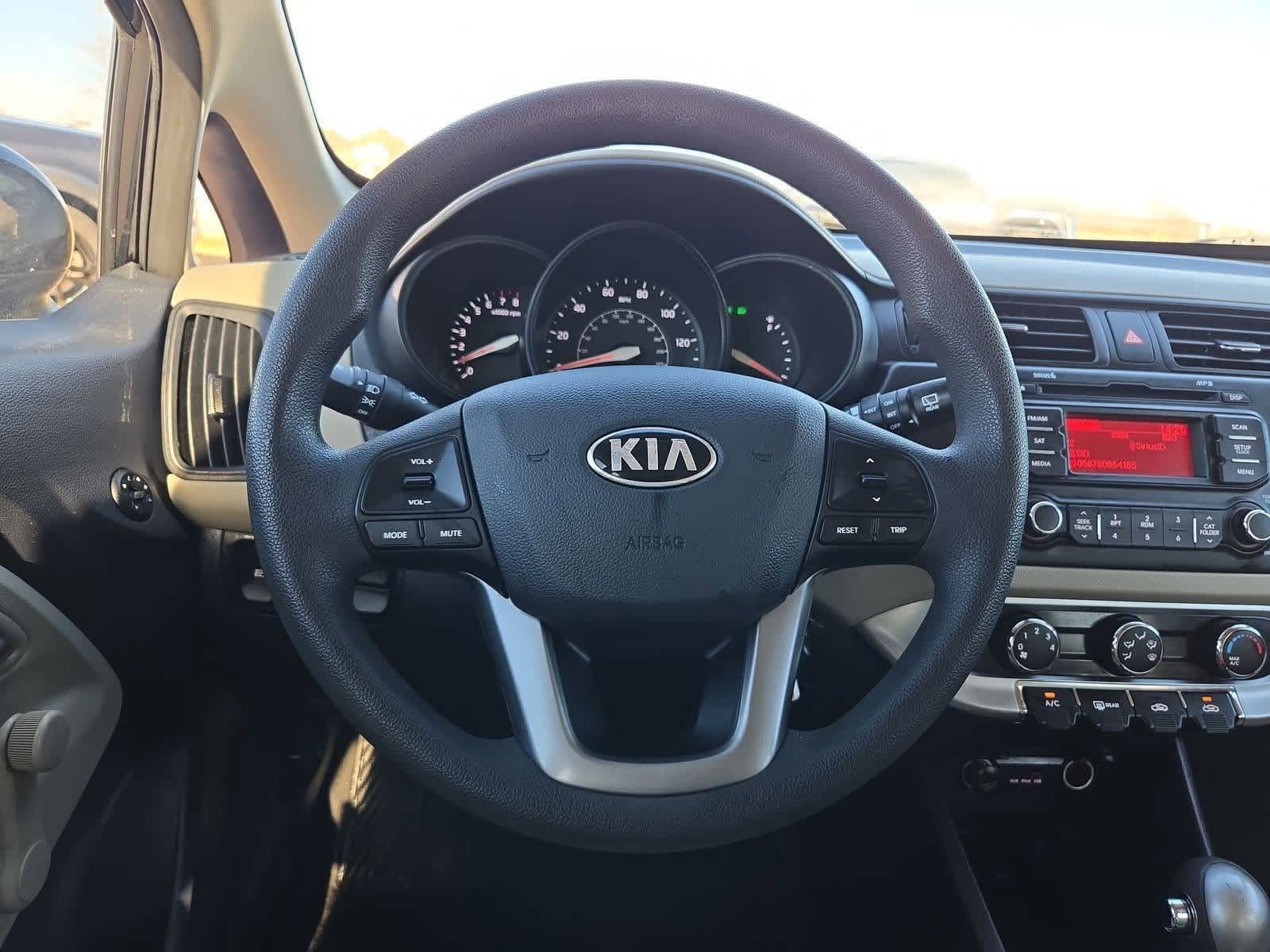 Thumbnail: 2013 Kia Rio - 20