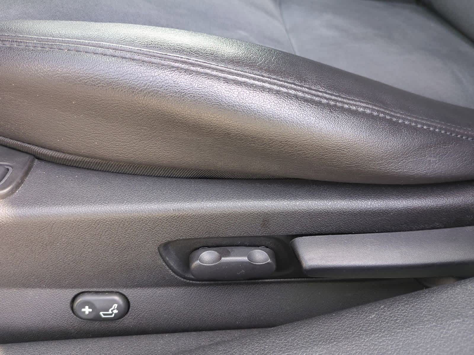 Thumbnail: 2012 Chevrolet Malibu - 16