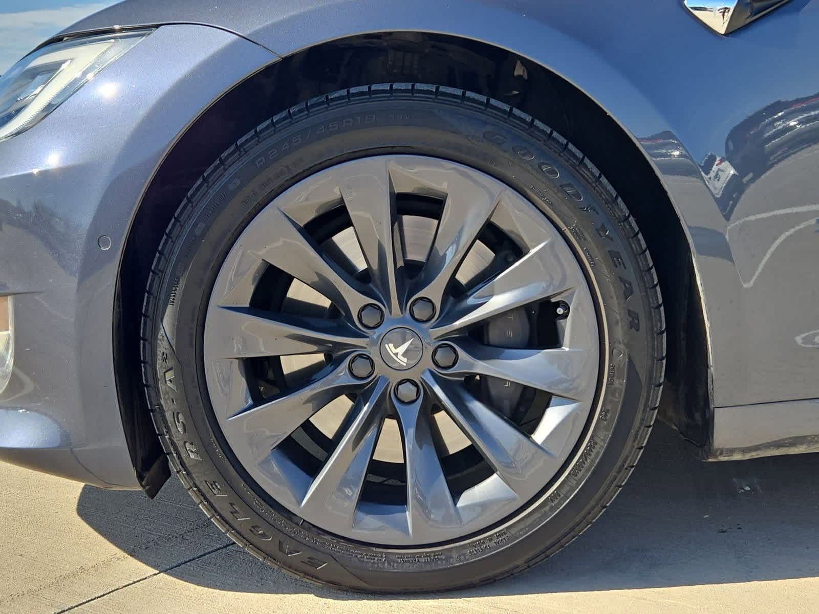 Thumbnail: 2020 Tesla Model S - 12