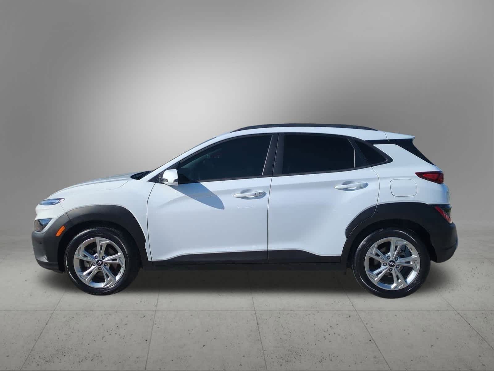 2023 Hyundai Kona SEL photo 3