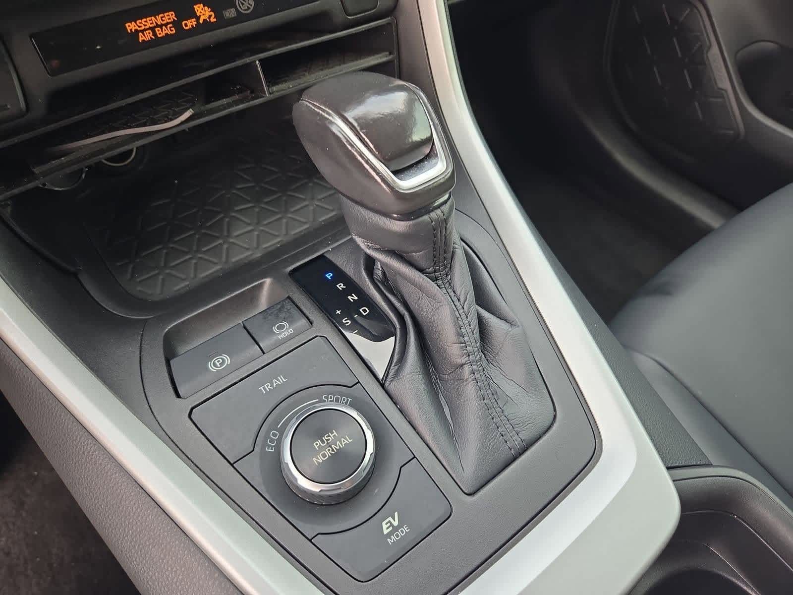 Thumbnail: 2021 Toyota RAV4 - 31