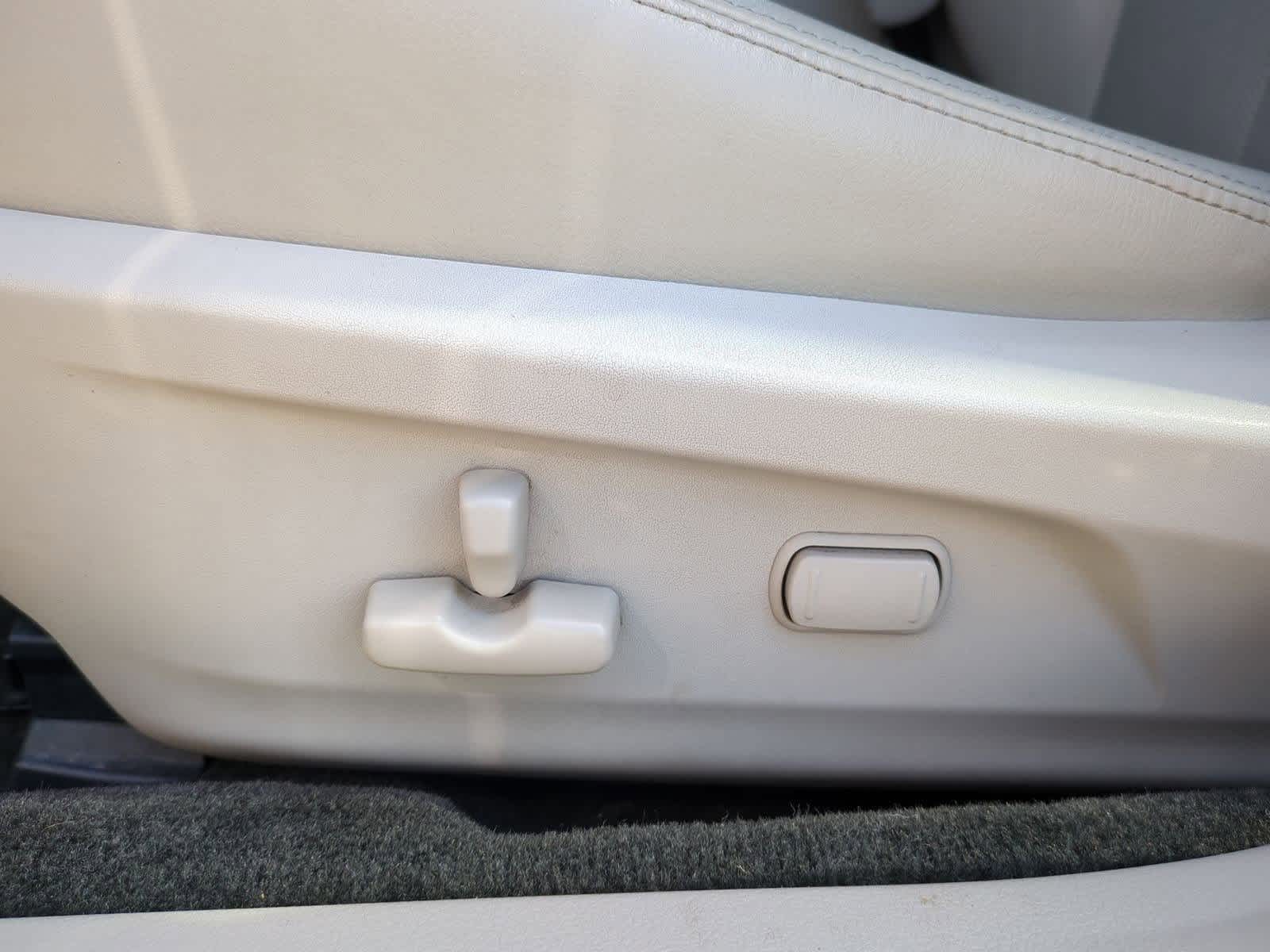 Thumbnail: 2012 Subaru Outback - 17