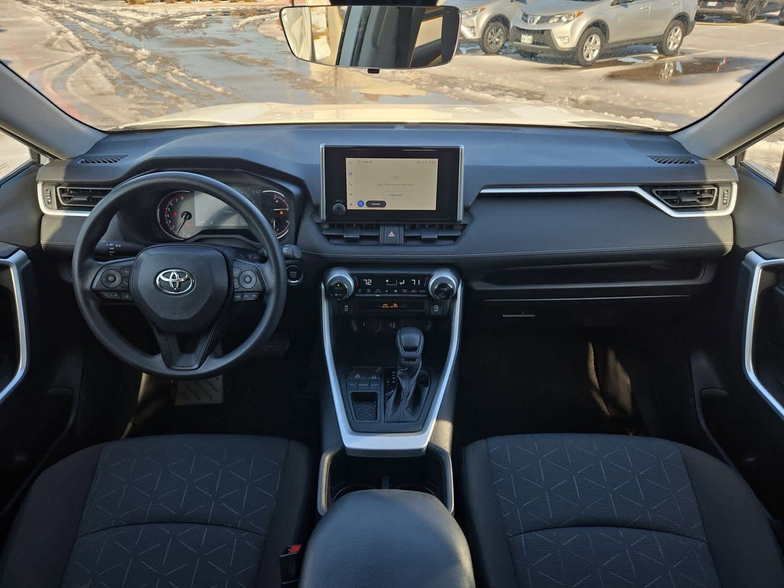 Thumbnail: 2023 Toyota RAV4 - 14