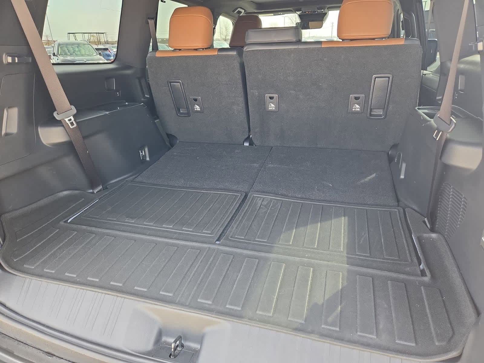 Thumbnail: 2024 Lexus GX - 34