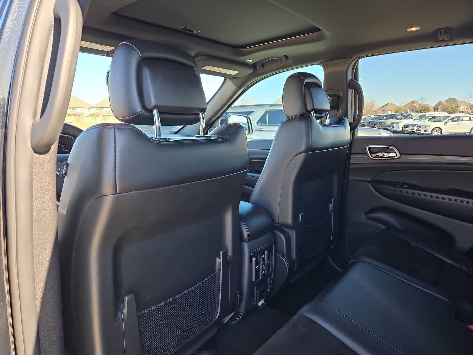 Thumbnail: 2019 Jeep Grand Cherokee - 17