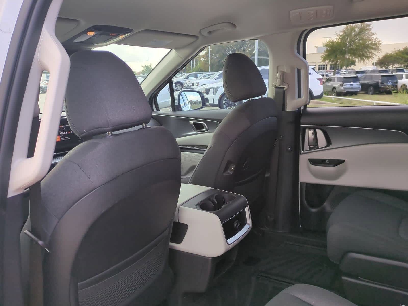 Thumbnail: 2024 Kia Carnival - 17