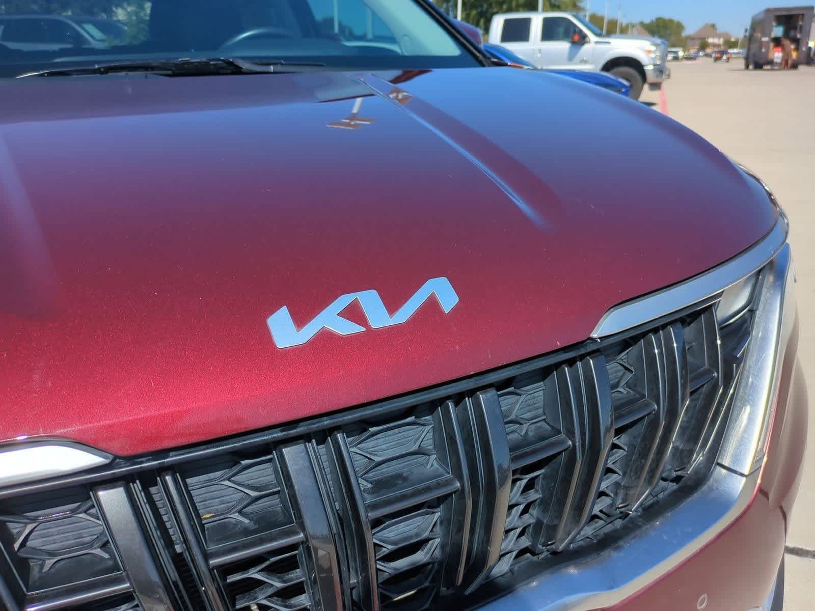 Thumbnail: 2023 Kia Carnival - 10