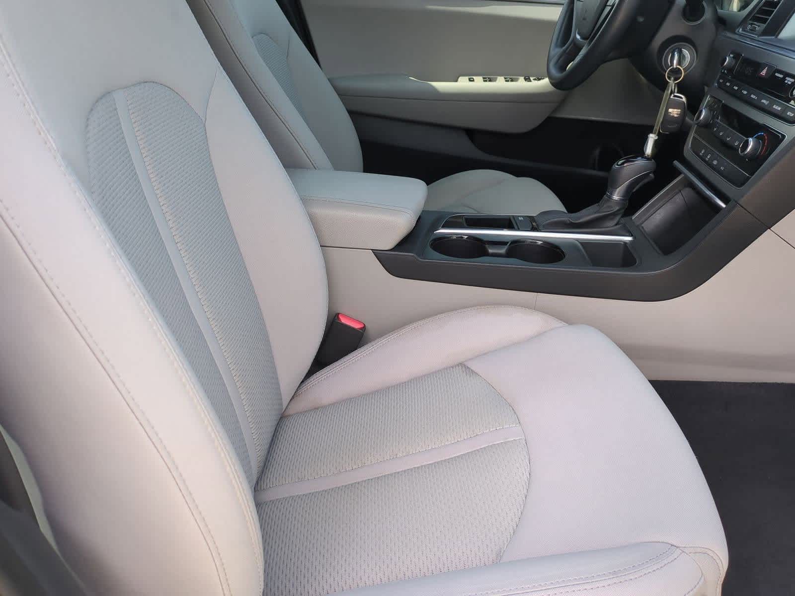 Thumbnail: 2016 Hyundai Sonata - 19