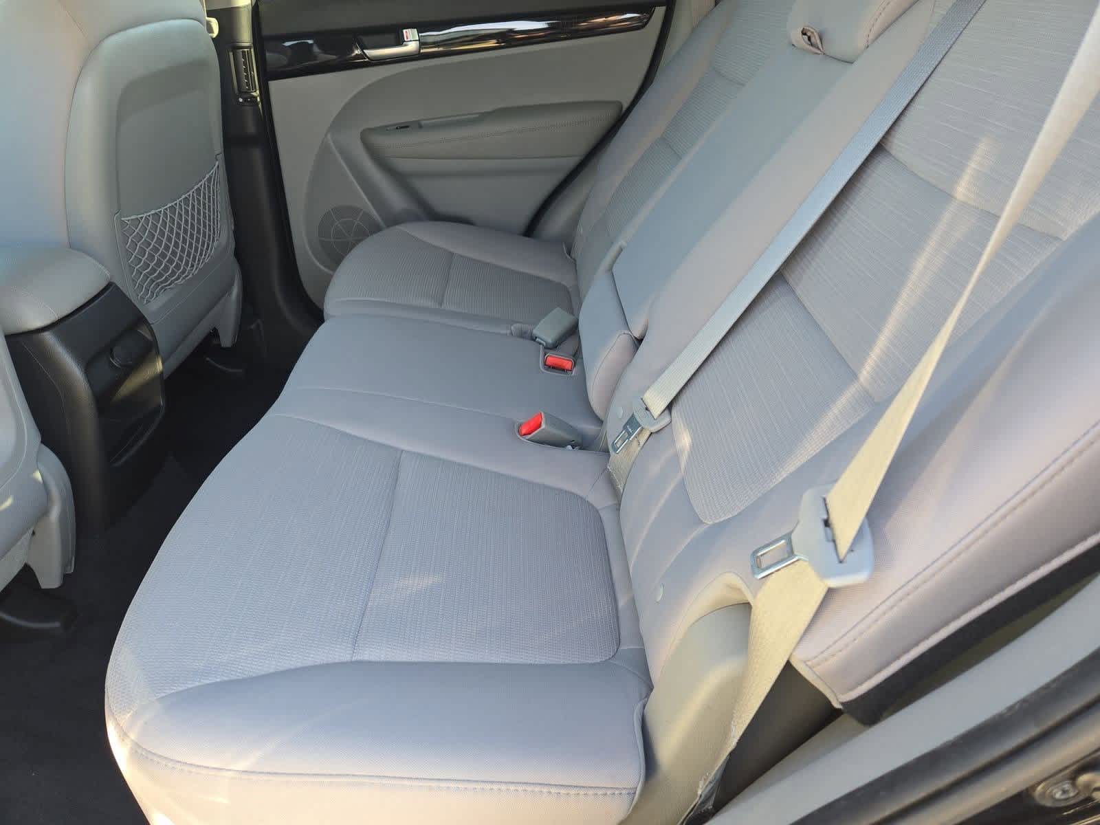 Thumbnail: 2015 Kia Sorento - 18