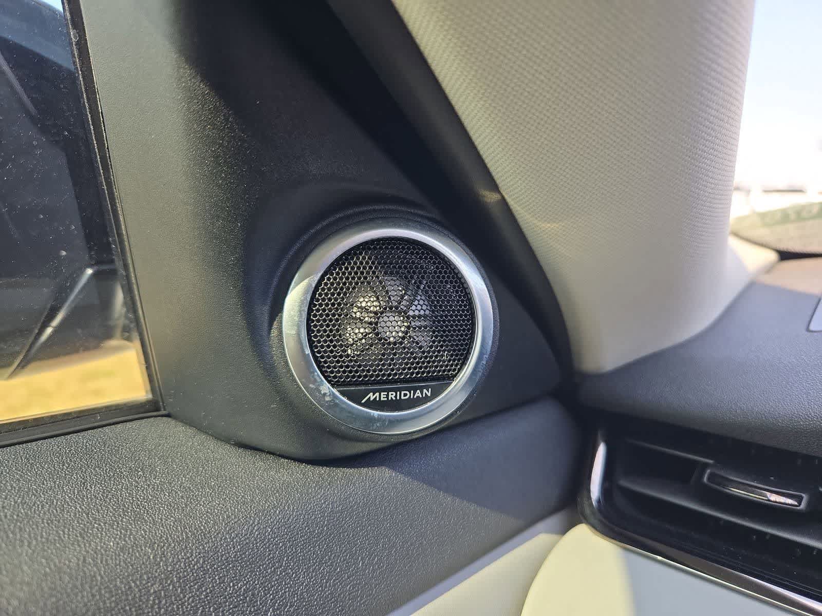 Thumbnail: 2025 Land Rover Range Rover Evoque - 31